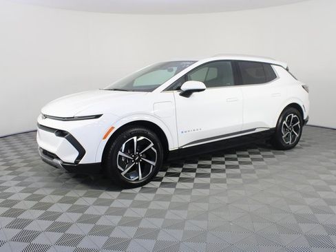 Used 2024 Chevrolet Equinox EV LT image 2