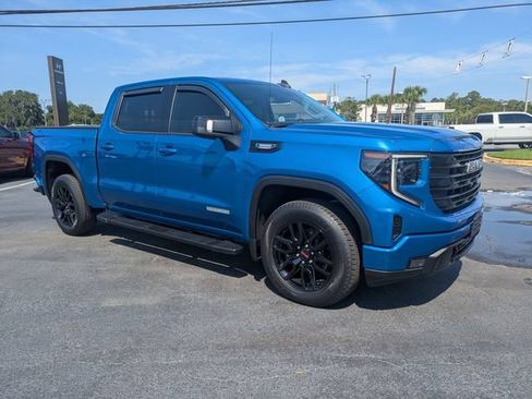 Used 2022 GMC Sierra 1500 Elevation w/ Elevation Premium Package AWD/4WD image 3