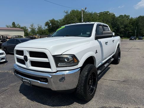 Used 2017 RAM 2500 SLT AWD/4WD image 2