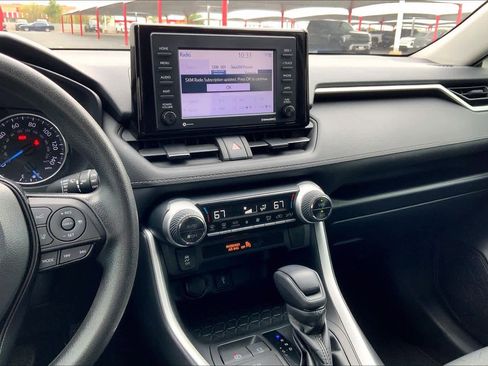 Used 2021 Toyota RAV4 XLE w/ Convenience Package image 7