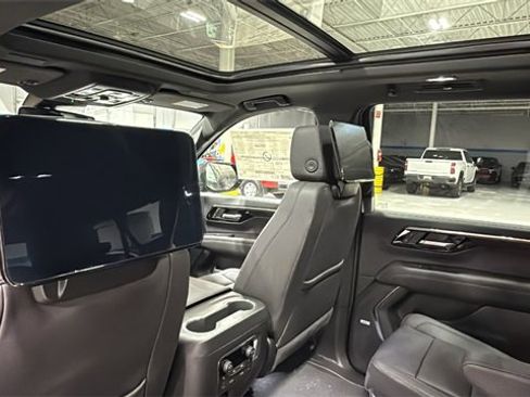 New 2026 Chevrolet Suburban Z71 image 13