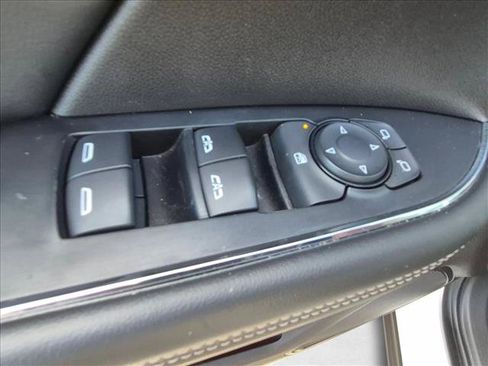 Used 2023 Buick Envision Essence w/ Sport Touring Package FWD image 7