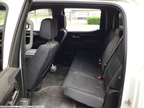 Used 2024 Chevrolet Silverado 1500 LT AWD/4WD image 9
