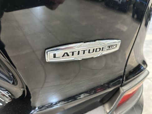 Used 2021 Jeep Cherokee Latitude Lux image 8