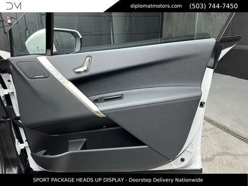 Used 2025 BMW iX xDrive50 w/ Sport Package image 25