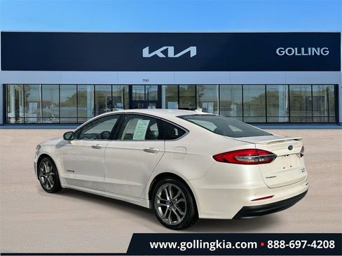 Used 2019 Ford Fusion Titanium image 4
