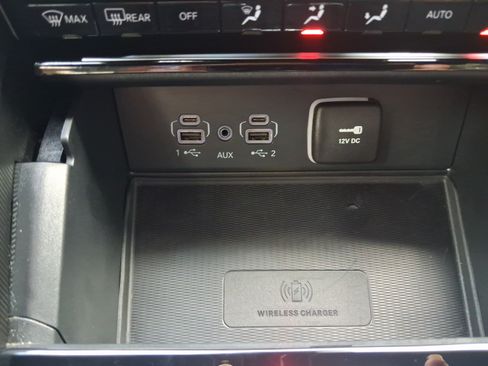 Used 2024 Jeep Grand Cherokee L Altitude RWD image 16