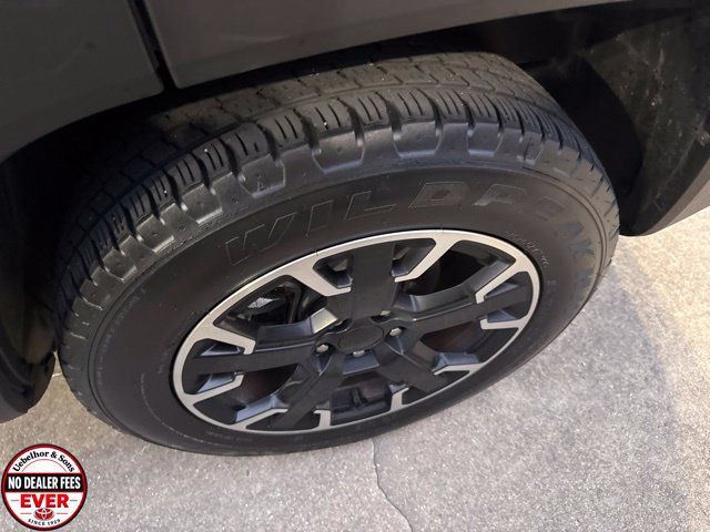 Used 2023 Jeep Renegade Latitude AWD/4WD image 5