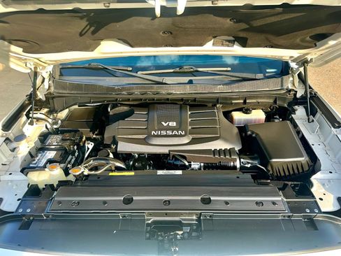 Used 2019 Nissan Titan SV w/ SV Convenience Package RWD image 37