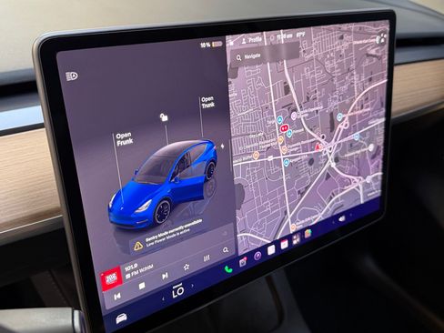 Used 2023 Tesla Model Y Performance AWD/4WD image 28