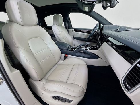 Certified 2023 Porsche Cayenne S AWD/4WD image 30