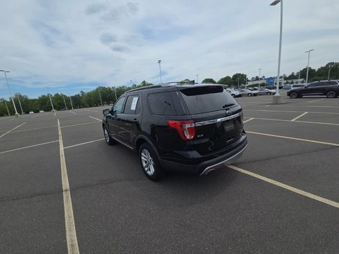 Used 2016 Ford Explorer XLT w/ Equipment Group 202A FWD image 8