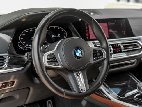Used 2021 BMW X7 M50i w/ Dynamic Handling Package AWD/4WD image 15