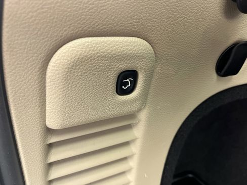 Used 2020 Jeep Grand Cherokee Limited image 32