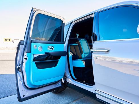 Used 2025 Rolls-Royce Cullinan image 26