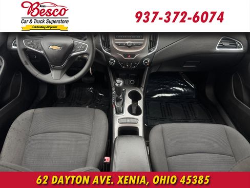 Used 2017 Chevrolet Cruze LT image 8