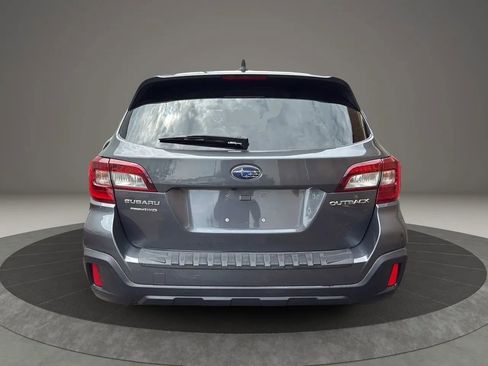 Used 2018 Subaru Outback 2.5i Premium image 6