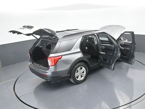 Used 2023 Ford Explorer XLT image 71