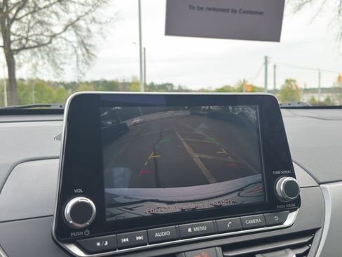 Certified 2025 Nissan Altima 2.5 SR image 25