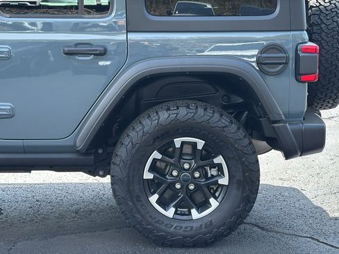 Certified 2025 Jeep Wrangler Unlimited Rubicon 4xe w/ Convenience Group AWD/4WD image 4