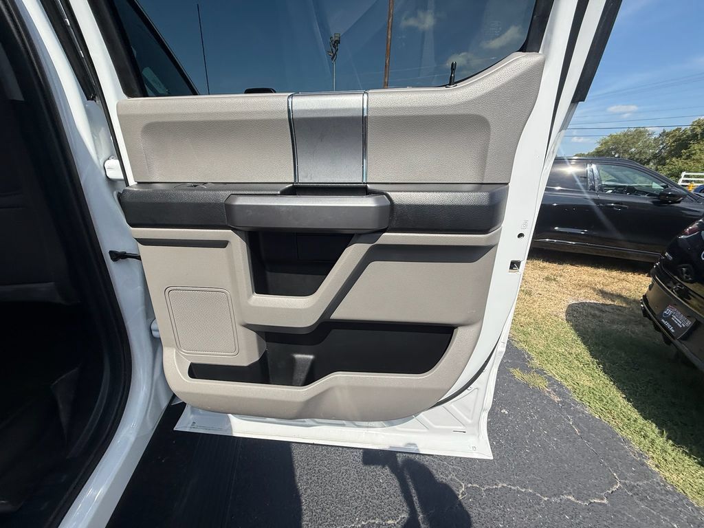 Used 2021 Ford F250 XLT w/ XLT Premium Package AWD/4WD image 19