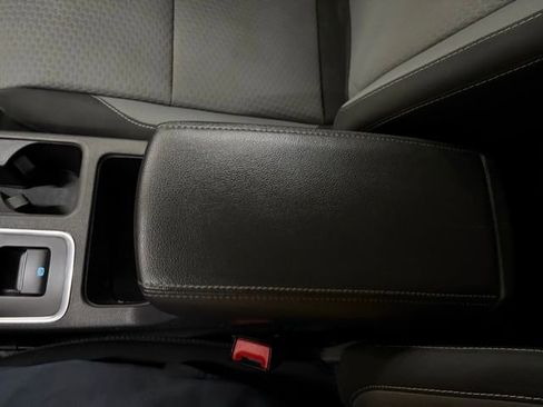 Used 2019 Ford Escape SE image 46