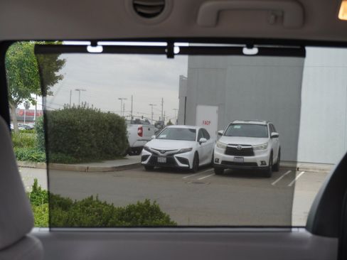 Used 2020 Toyota Sienna LE w/ Carpet Mat Package FWD image 14