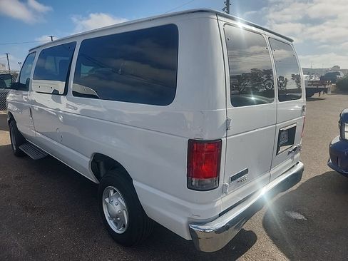 Used 2013 Ford E-350 and Econoline 350 XLT RWD image 11