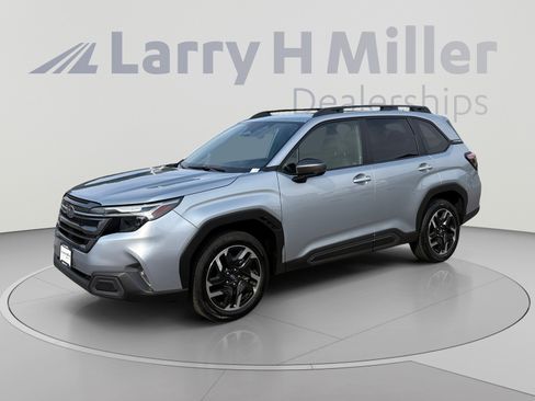 Used 2025 Subaru Forester Limited AWD/4WD image 1