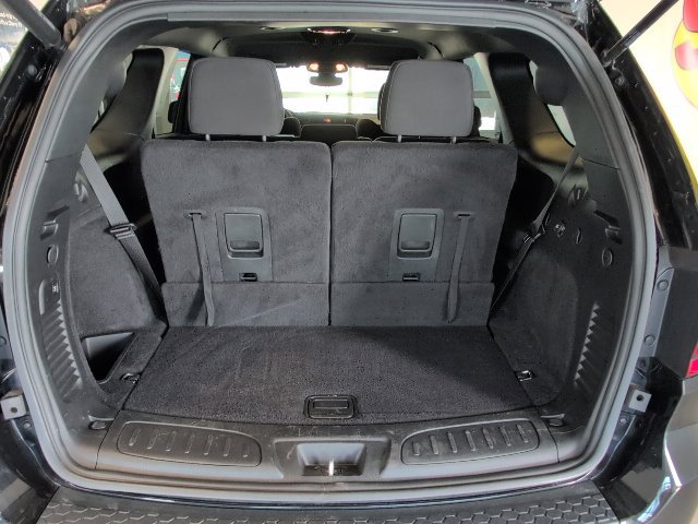 Used 2024 Dodge Durango R/T w/ Blacktop Package AWD/4WD image 32