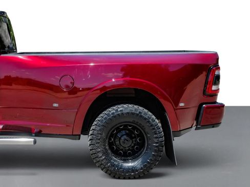 Used 2022 RAM 3500 Laramie AWD/4WD image 11