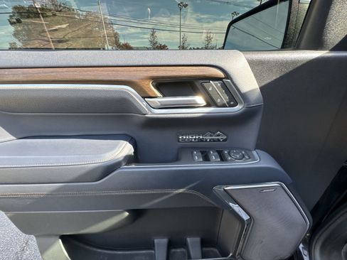 Used 2022 Chevrolet Silverado 1500 High Country w/ High Country Premium Package image 24