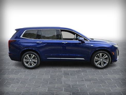 Certified 2025 Cadillac XT6 Premium Luxury image 4