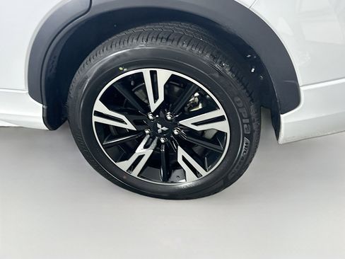 Used 2024 Mitsubishi Eclipse Cross SEL image 11