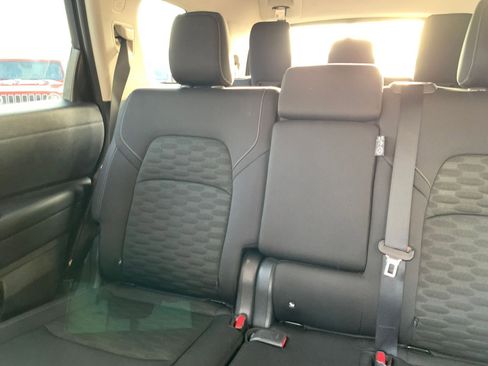 Used 2025 Nissan Pathfinder SV image 41