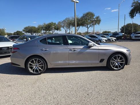 Used 2025 Genesis G70 2.5T image 9