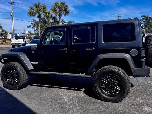 Used 2017 Jeep Wrangler Unlimited Sport w/ Quick Order Package 24S AWD/4WD image 3