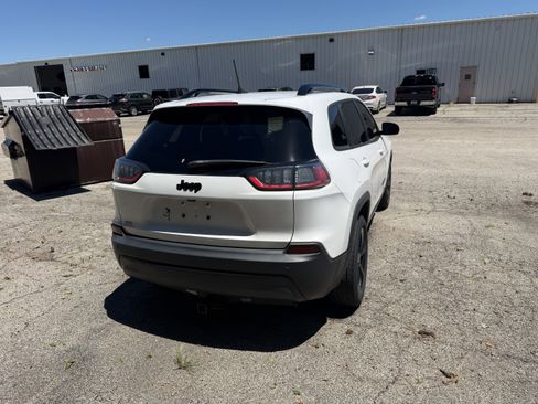 Used 2019 Jeep Cherokee Latitude Plus FWD image 5