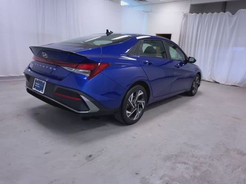 Used 2025 Hyundai Elantra Sport image 8