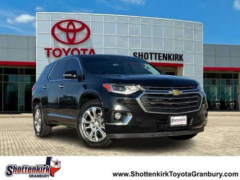 Used 2019 Chevrolet Traverse Premier w/ Driver Confidence II Package FWD image 1