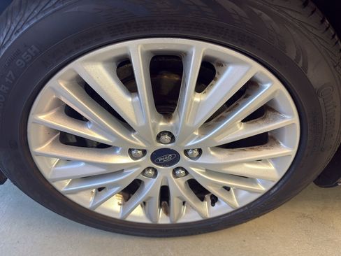Used 2016 Ford Focus Titanium FWD image 34