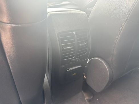 Used 2019 Ford Escape Titanium FWD image 20