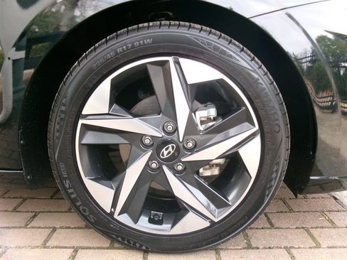 Used 2022 Hyundai Elantra Limited image 55