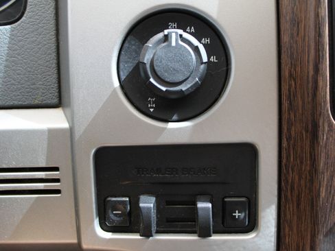 Used 2013 Ford F150 Lariat w/ Luxury Equipment Group image 17