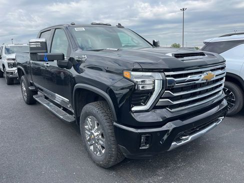 New 2026 Chevrolet Silverado 2500 High Country w/ High Country Premium Package AWD/4WD image 2