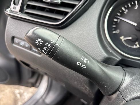 Used 2021 Nissan Rogue Sport S image 24