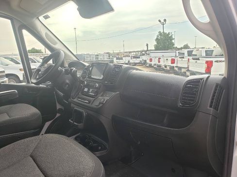 Used 2025 RAM ProMaster 2500 w/ Convenience Group FWD image 12