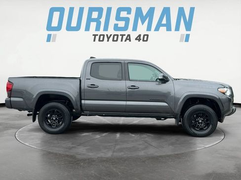Used 2022 Toyota Tacoma SR5 w/ Technology Package AWD/4WD image 8