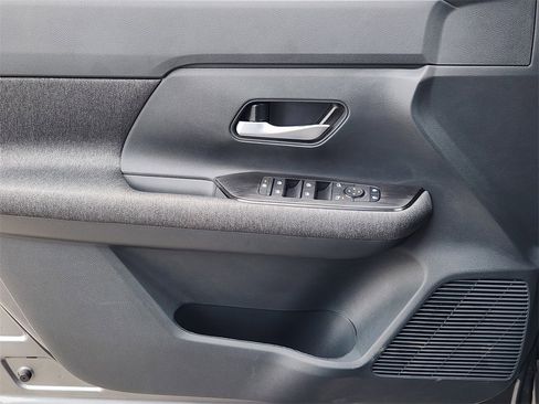 New 2026 Nissan Kicks SV image 16