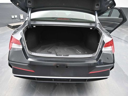 Used 2025 Hyundai Elantra SEL w/ Cargo Package FWD image 14
